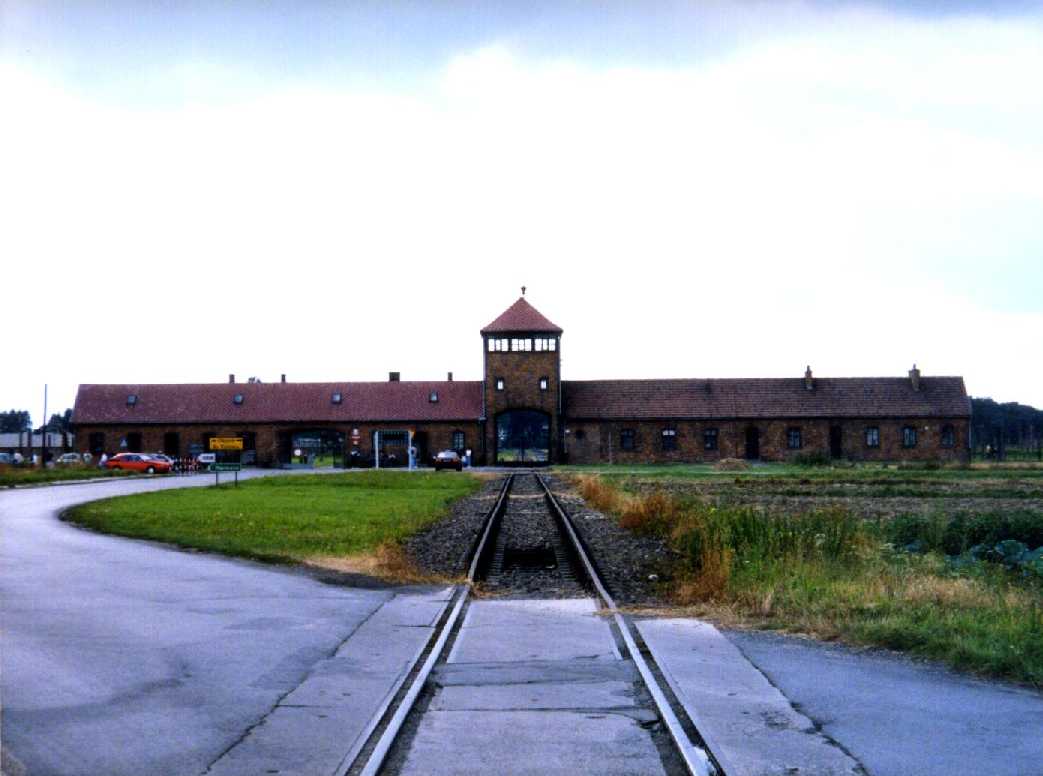 http://www.contre-info.com/wp-content/uploads/2010/02/auschwitz.jpg